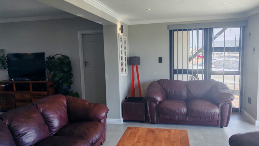 3 Bedroom Property for Sale in Hartenbos Heuwels Western Cape